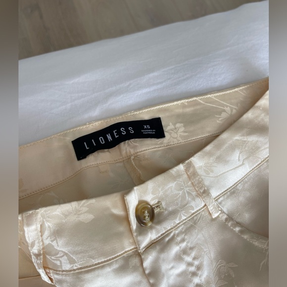 Lioness Floral Satin Pants - Picture 4 of 6